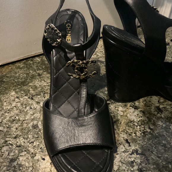 CHANEL QUILTED HEEL WEDGES !! - Picture 13 of 15